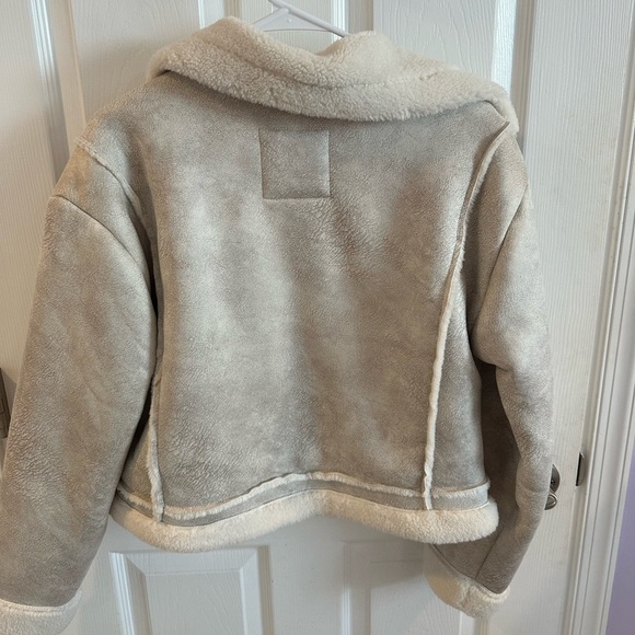 Hollister Shearling jacket size medium - Picture 3 of 3